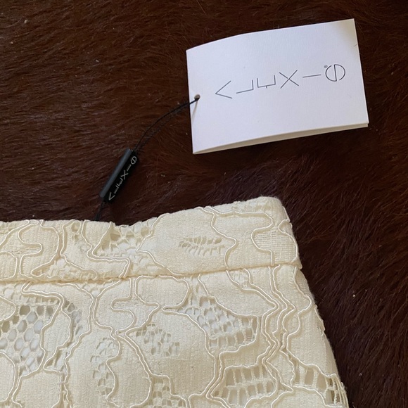 Lace skirt. Alexis - Picture 2 of 4